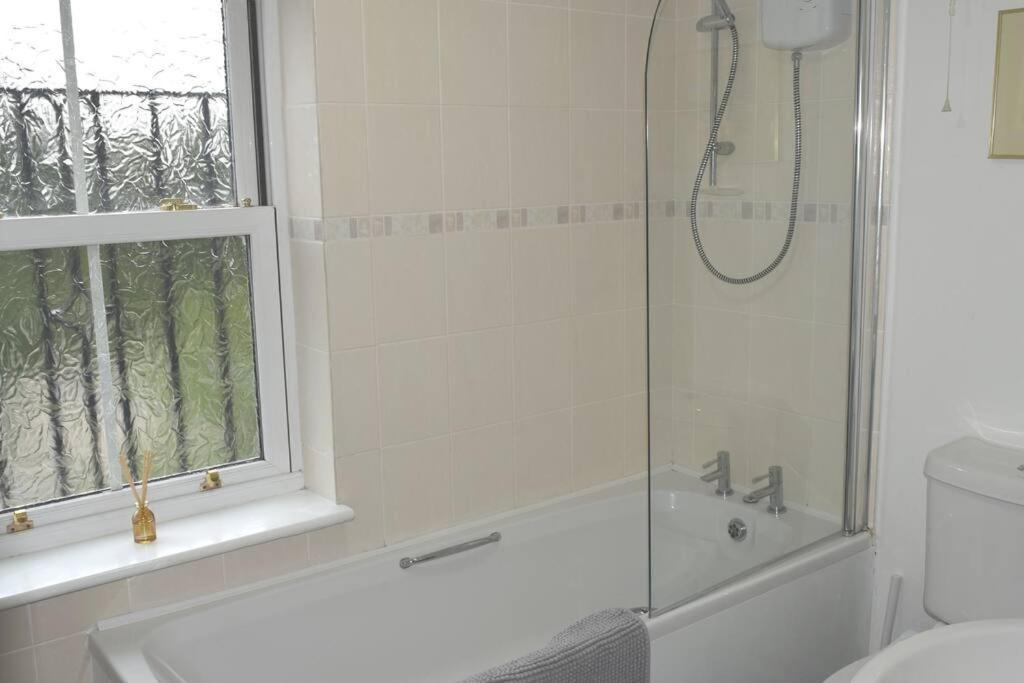 Dee View Villa Holywell  Exterior foto